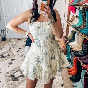 Floral Tiered Dress ties in the back brand new only worn for pics